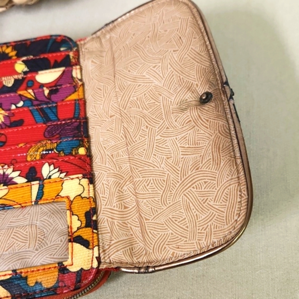Sakroots Red Floral Women's Wallet - Picture 5 of 7